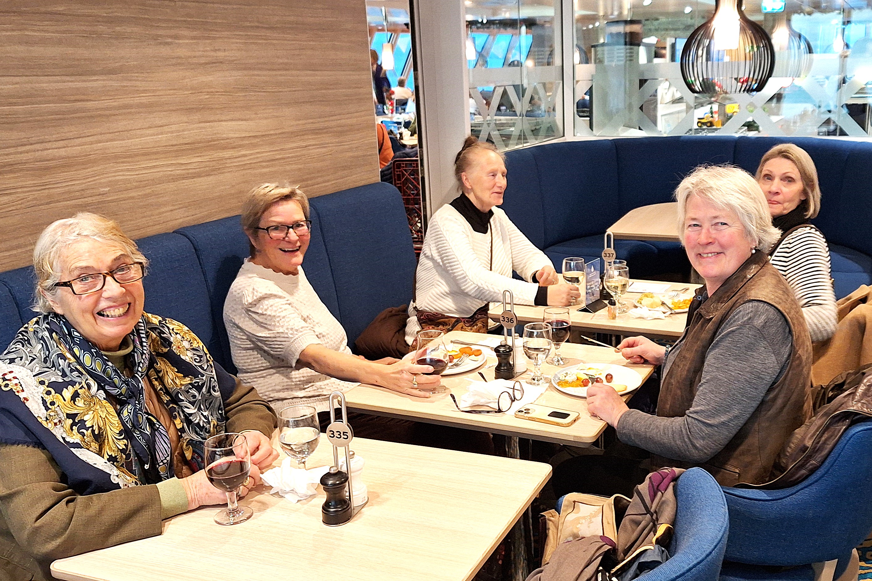 Artikkelbilde til artikkelen Førjulslunsj tvers over fjorden.